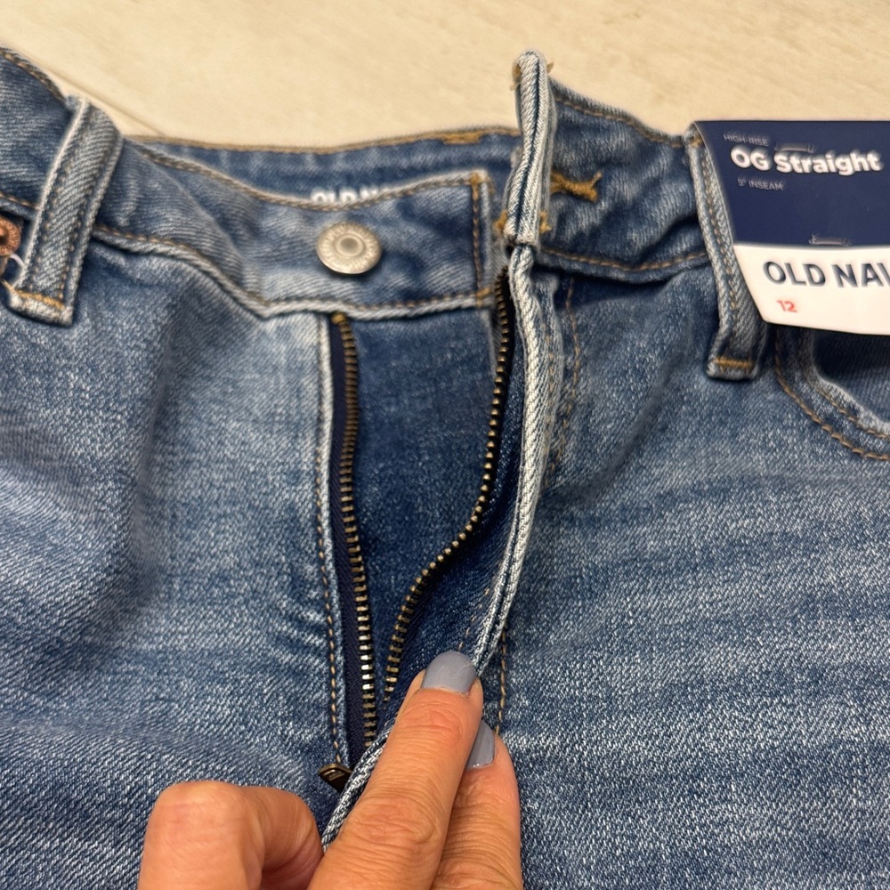 Old Navy High-Rise OG Straight Jean Shorts - 5” Inseam - Picture 6 of 9